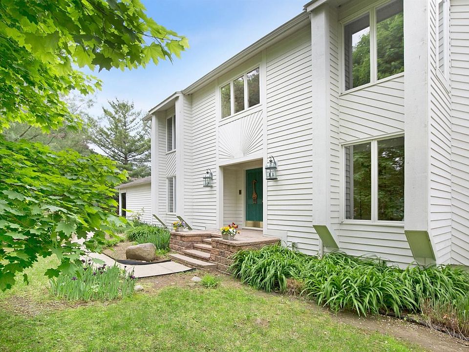 1st image of 5975 Fox Hollow Ct