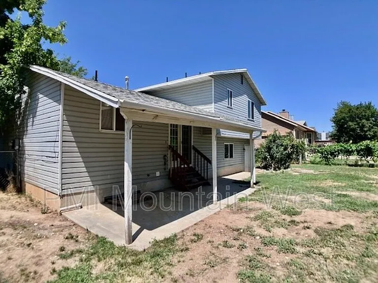 2186 N 1965 E — Photo 28