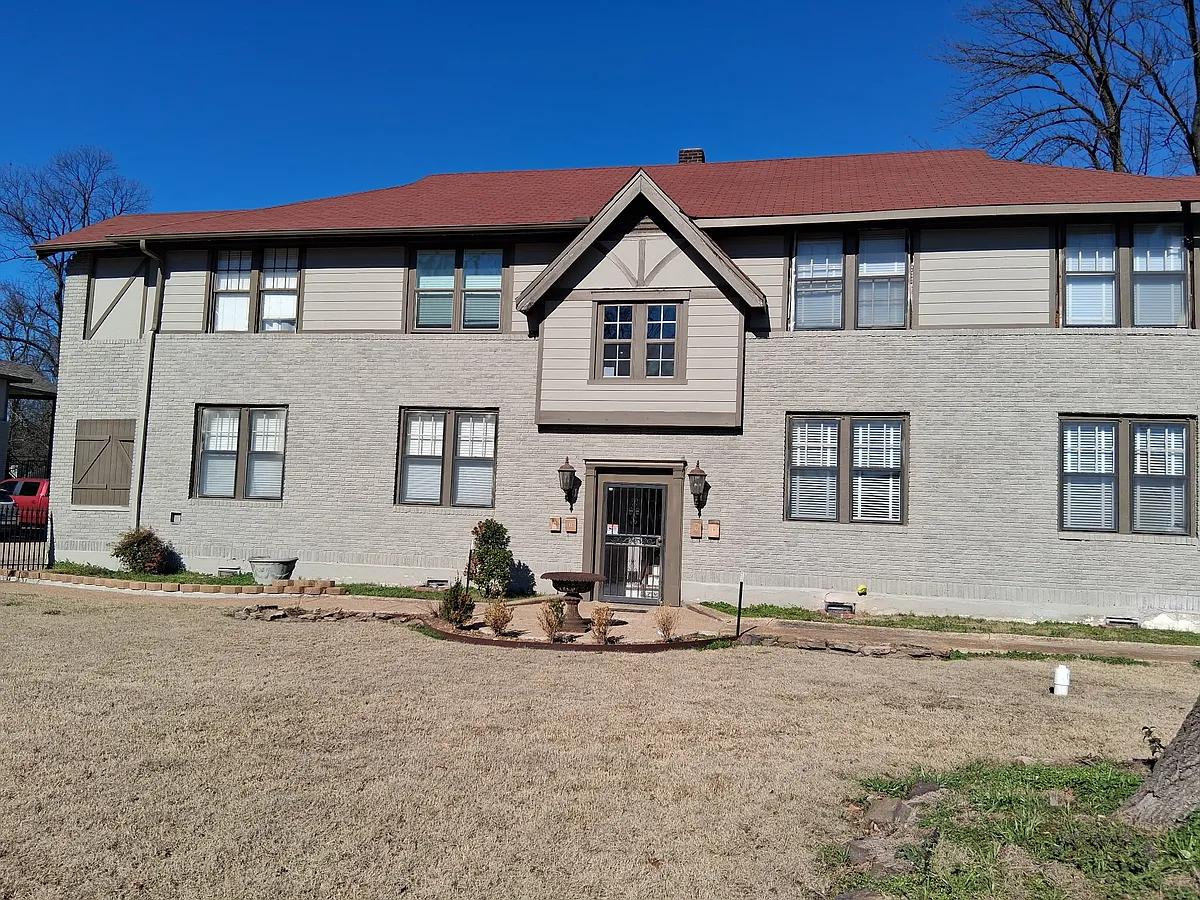 Building Photo - 113 W Danner Ave #3