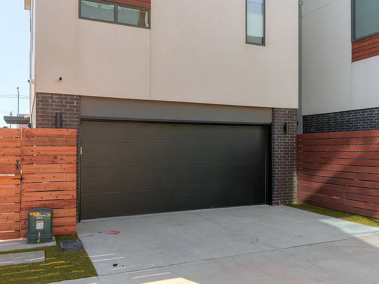 817 NW 6th St — Photo 66