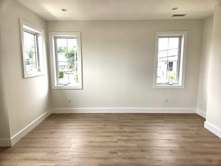 210 Underhill Ave — Photo 16