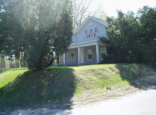 3 Troy Ct, Northport, NY 11768