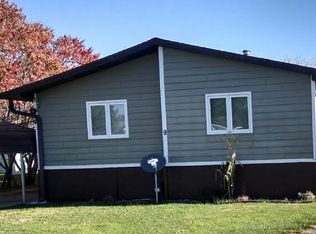 9 Cedarwood Grv, Gering, NE 69341