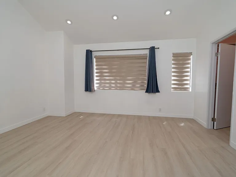 525 N Alhambra Ave #C — Photo 14