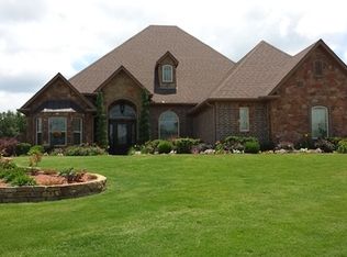 125 Ashbriar Ln, Longview, TX 75605