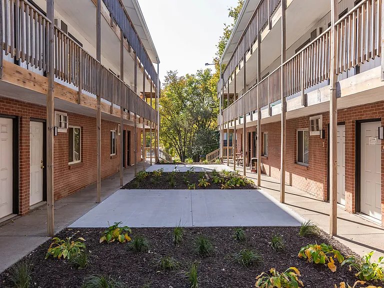 Common area between the two buildings at Cuming St. Apartments.