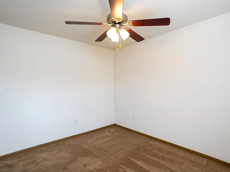 601-603 Glenstone Dr. — Photo 33