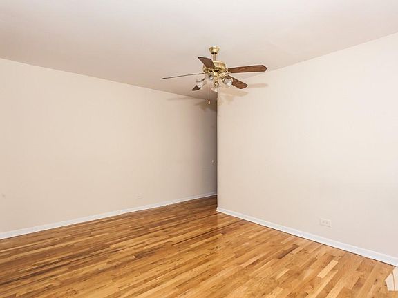 2nd image of 815 W Cornelia Ave #927