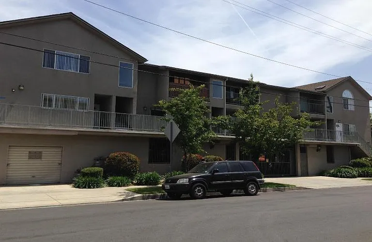15057 Burbank Blvd — Photo 2