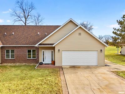 15681 E Kenabeck Trl, Cuba, IL, 61427
