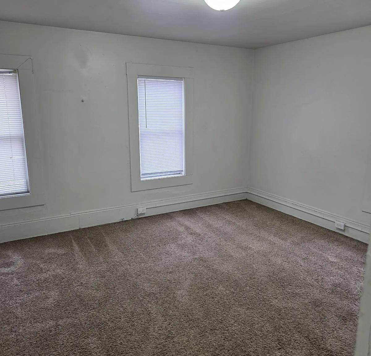 4 bed, $1,550 — Photo 2