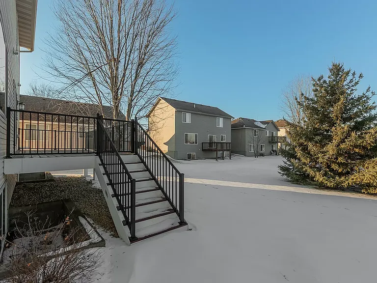 1760 Wyndam Dr — Photo 5