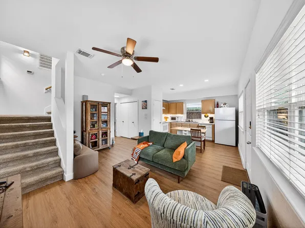 1318 Dennis St, Houston, TX 77004