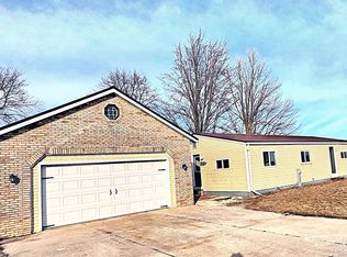 W1304 Schneider Rd, HILBERT, WI 54129