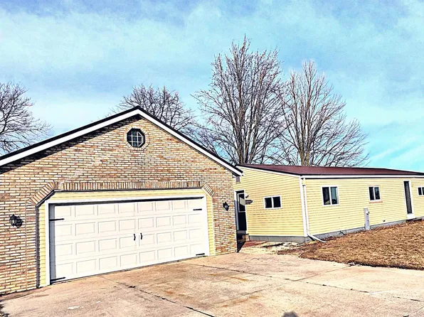 W1304 Schneider Rd, Hilbert, WI 54129