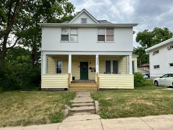 2222 Walnut St, Cedar Falls, IA 50613