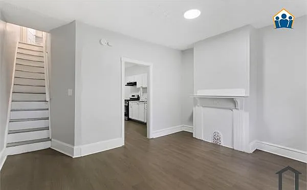 14 N Peach St — Photo 2