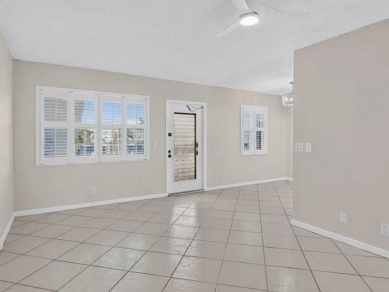 3057 Yarmouth Dr #C — Photo 10
