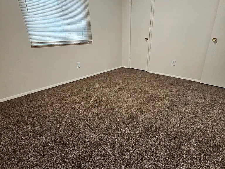 3906 W Sylvania Ave — Photo 49