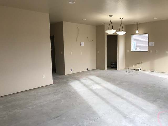 2nd image of 3217 Kamrose Pl