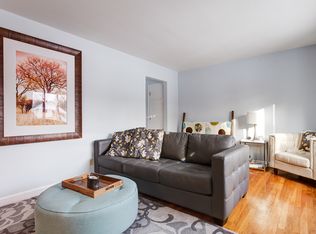 2176 Shrewsbury Rd, Columbus, OH 43221