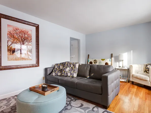 2176 Shrewsbury Rd, Columbus, OH 43221
