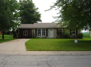 806 Shawnee Dr, Angola, IN 46703