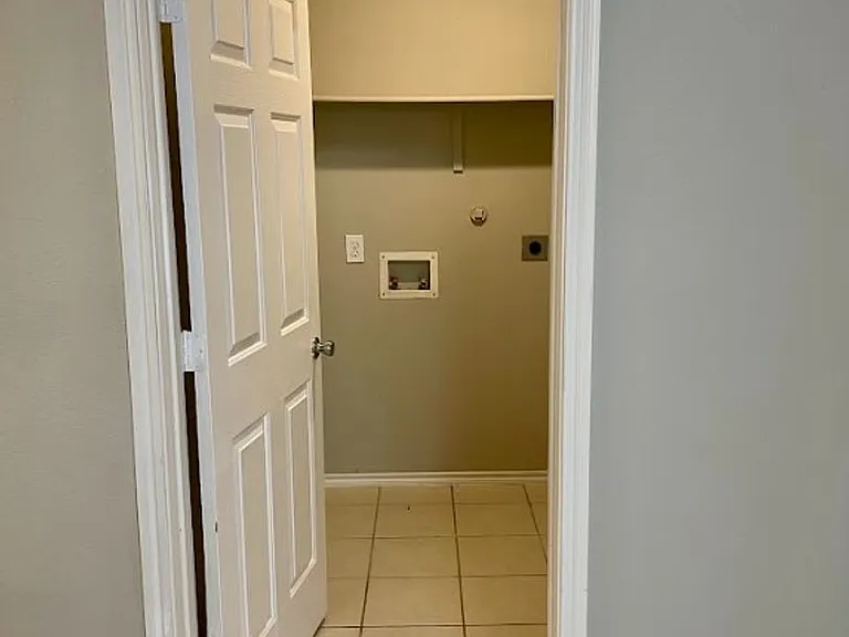 421 Stanley Falls Dr — Photo 19