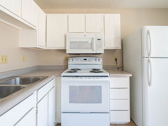 4th image of 383 W 4900 S APT 7