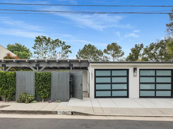 16531 Las Casas Pl, Pacific Palisades, CA 90272