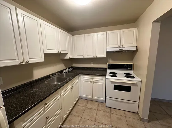 9 Sarah Cres #303, Chatham Kent, ON N7M 5R1
