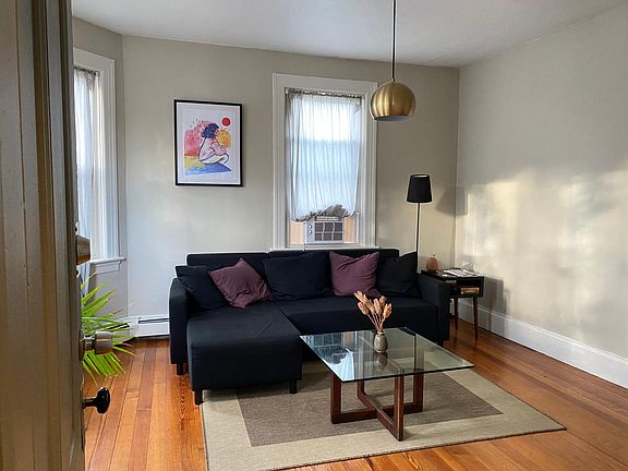 2nd image of 54 Courtland St #2