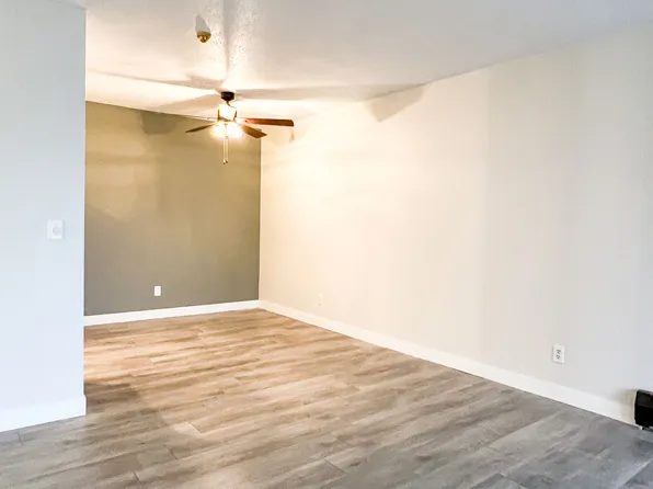 2800 Hillsboro Ave N APT 313, New Hope, MN 55427