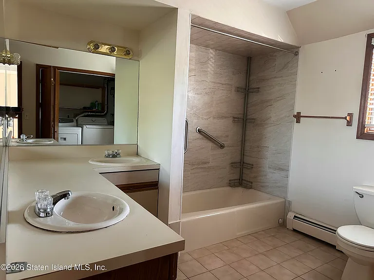 298 Pacific Ave — Photo 8