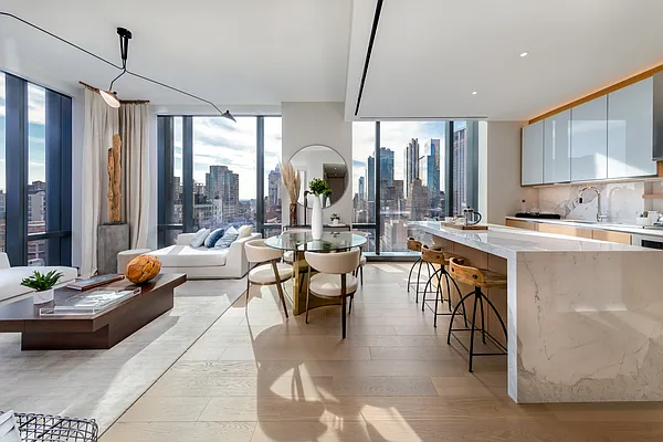 Sold by Corcoran | media 24