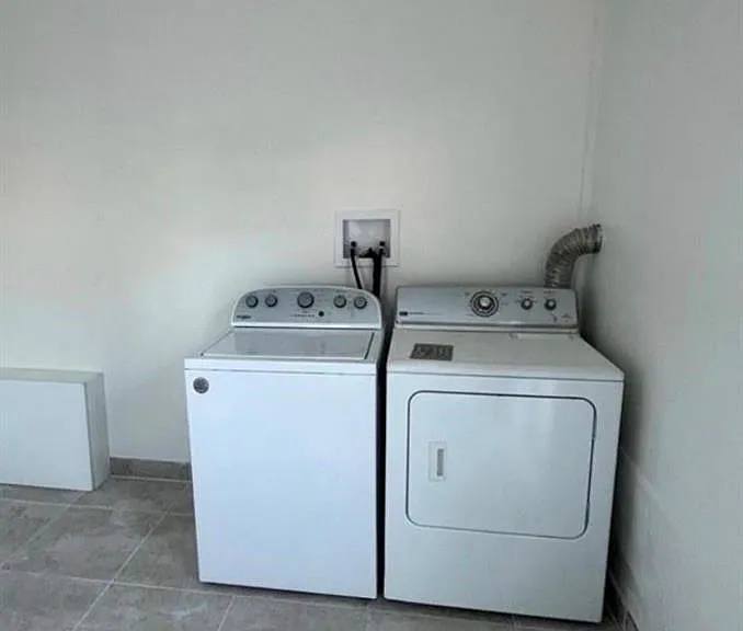 1398 SW 47th Ter — Photo 11
