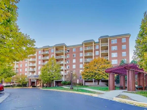 8300 Callie Ave Unit 310, Morton Grove, IL 60053