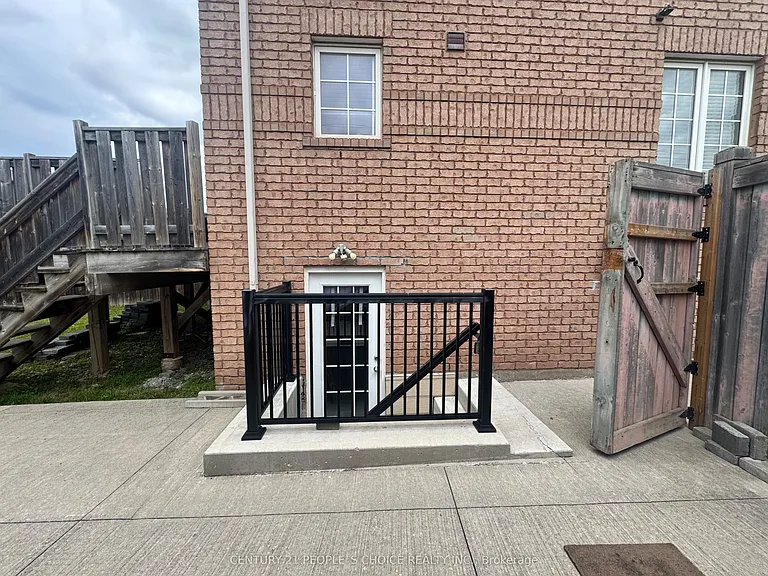 23 Travis Cres #BASEMENT — Photo 12