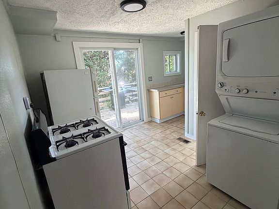 4th image of 7 Summit Ave #1