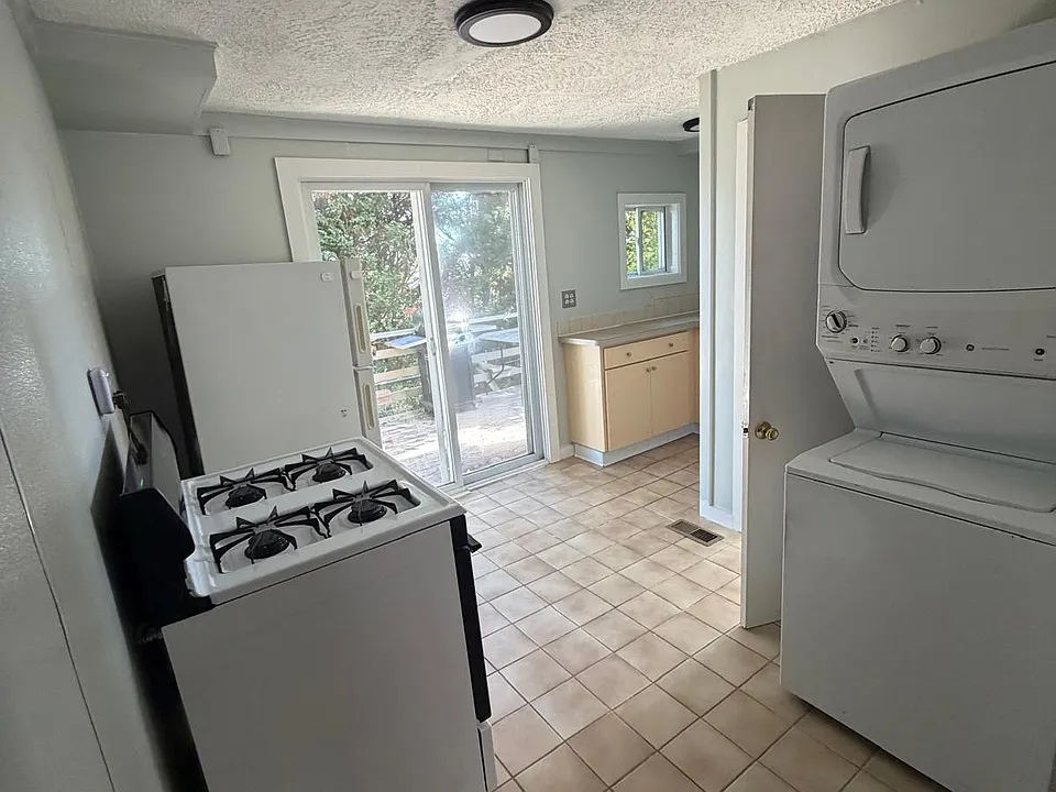 7 & 9 Summit Ave #1