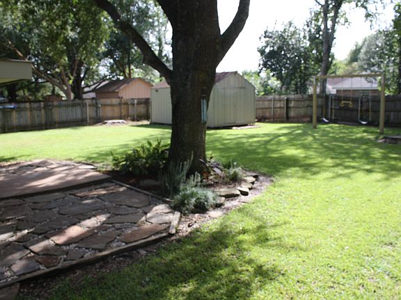 2nd image of 214 Vivian Dr