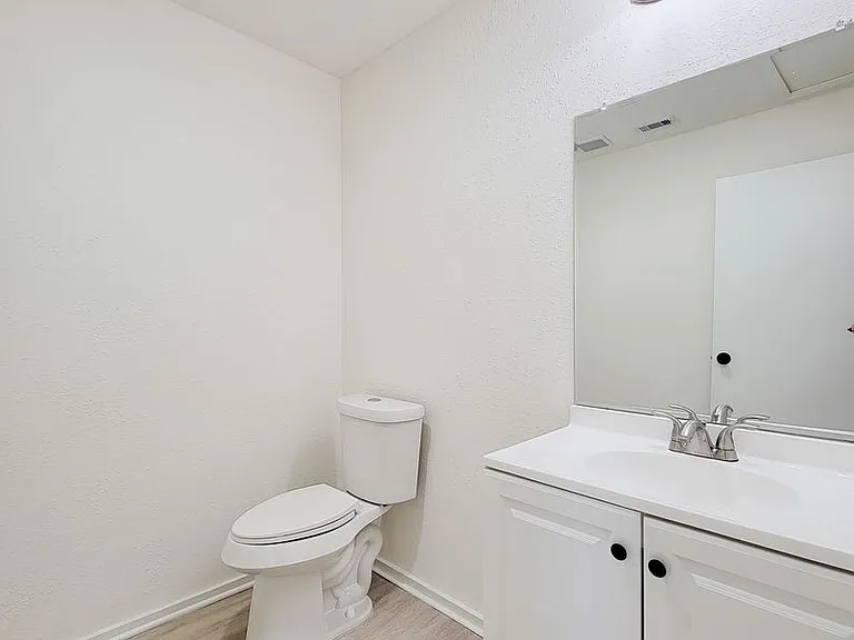 301 Cypress St — Photo 34