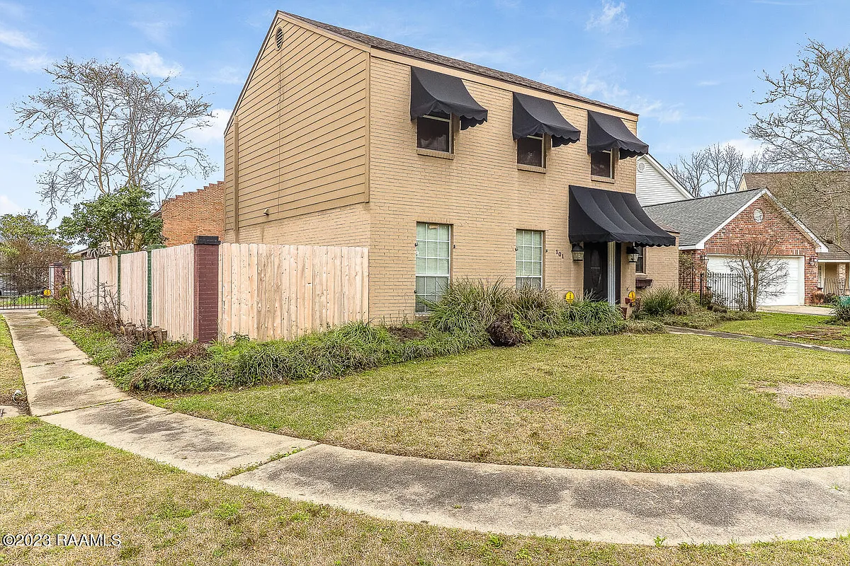Building Photo - 101 Chateau Pl