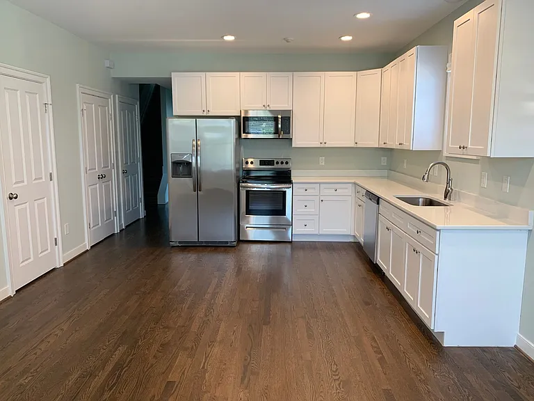 1608 W Cary St — Photo 3
