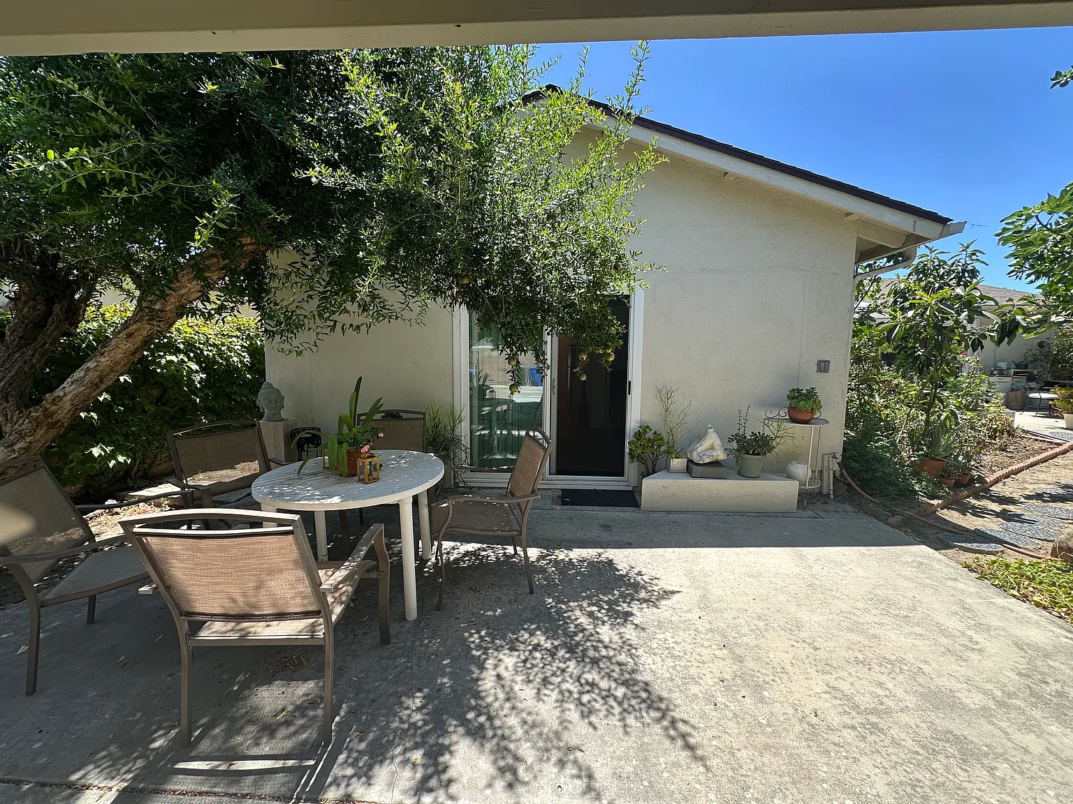 Studio, 400 sqft, $1,895 — Photo 1