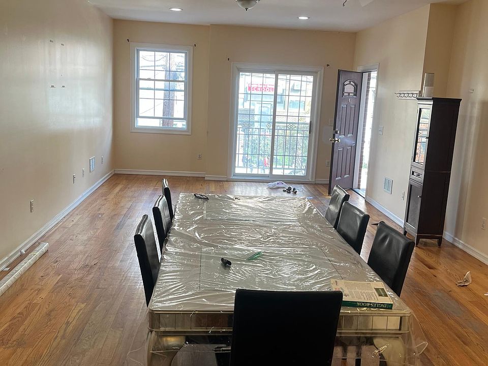 1st image of 231 Virginia Ave Floor 1