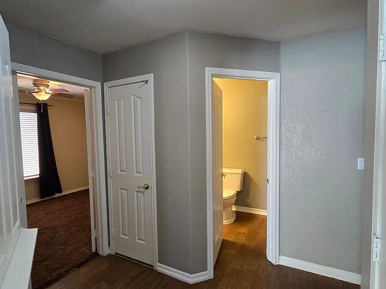8244 W Gilmore Ave — Photo 16