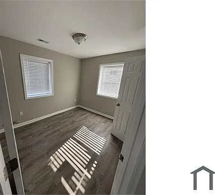 513 Avenue X — Photo 11