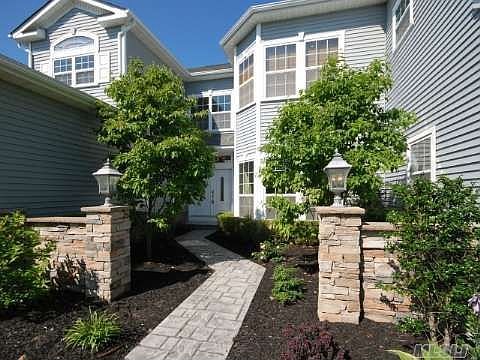 1st image of 41 Hamlet Dr