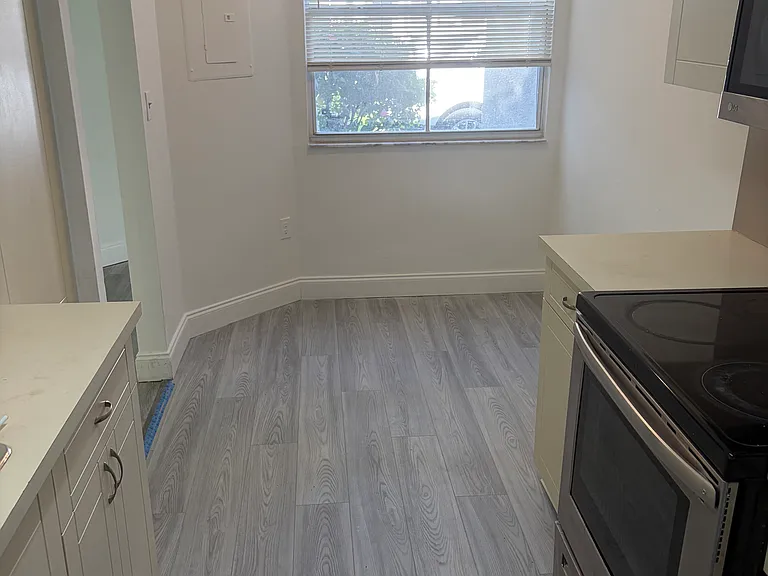 NW 97th Pl — Photo 10